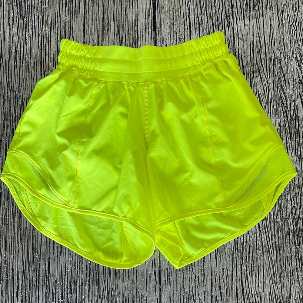 Lululemon Hotty Hot High Rise 4” Shorts ~ NEON YELLOW SIZE 0 ~ Lightly Used